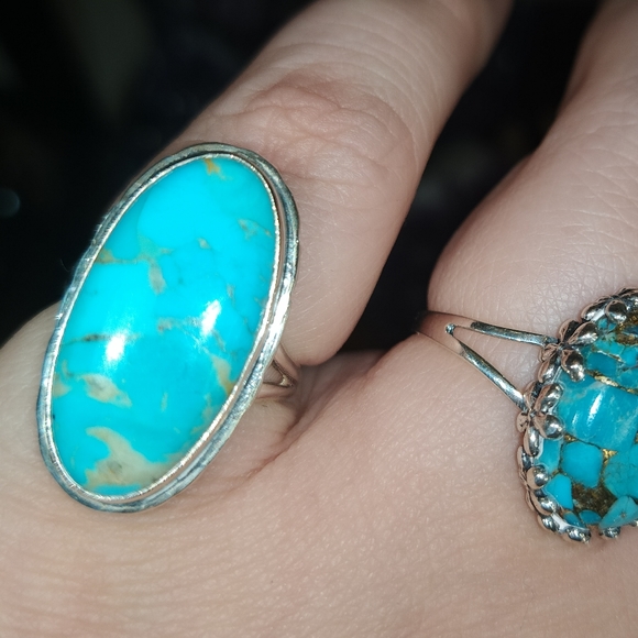 Size 7.5 Sterling Silver Mohave Turquoise Ring - Picture 8 of 8